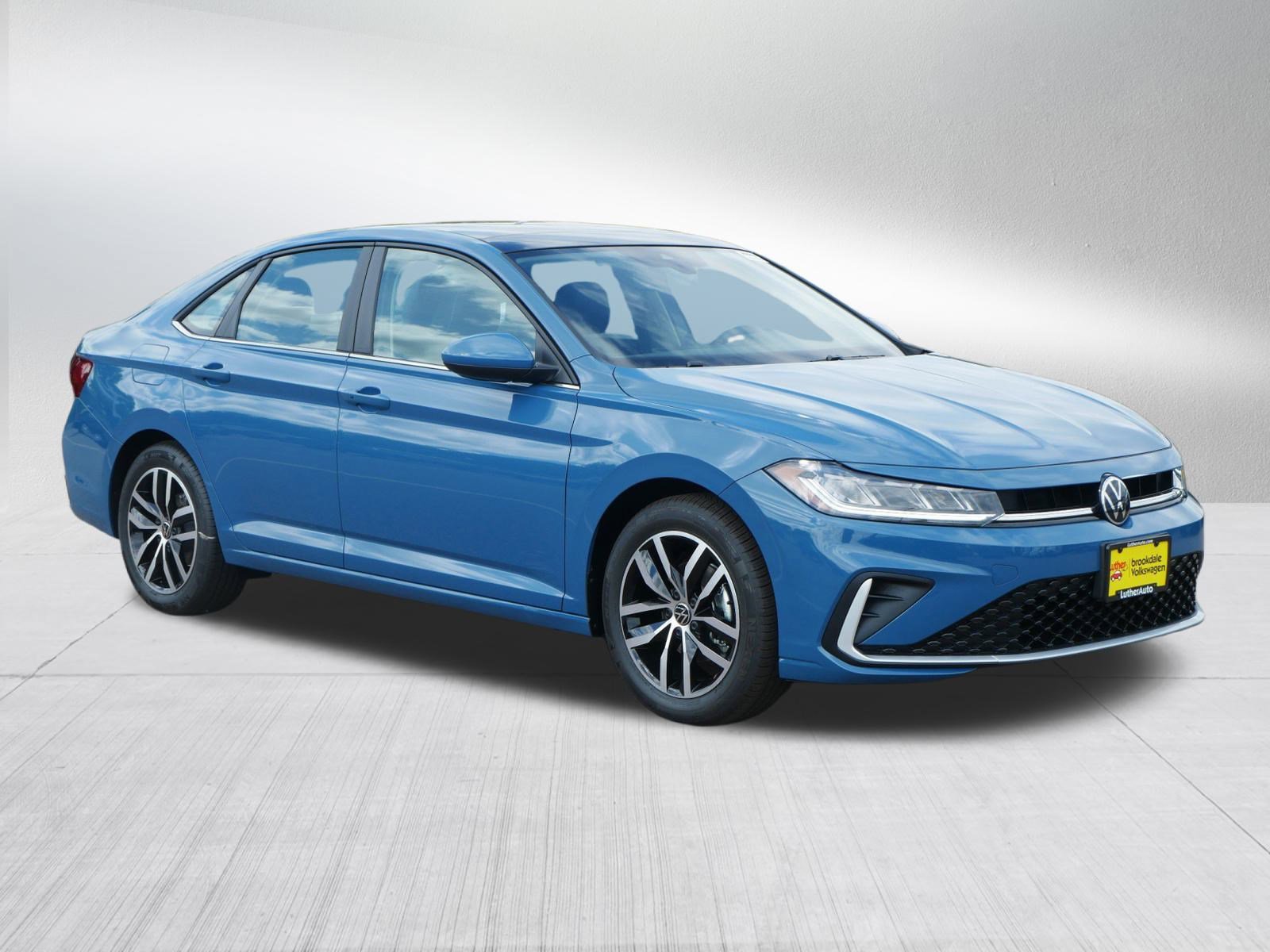 2025 Volkswagen Jetta SE photo 2
