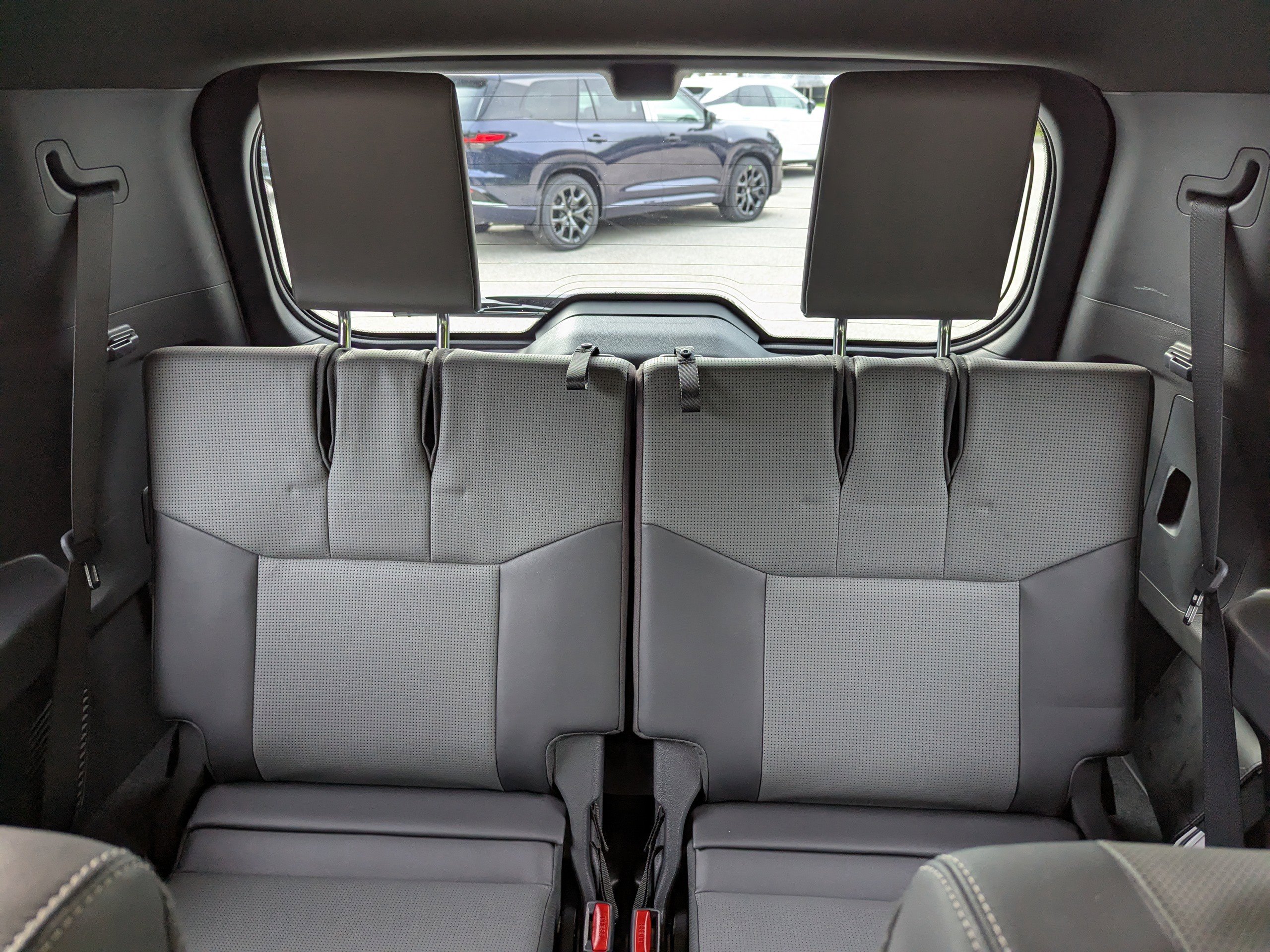 2024 Lexus GX 550 Luxury photo 18
