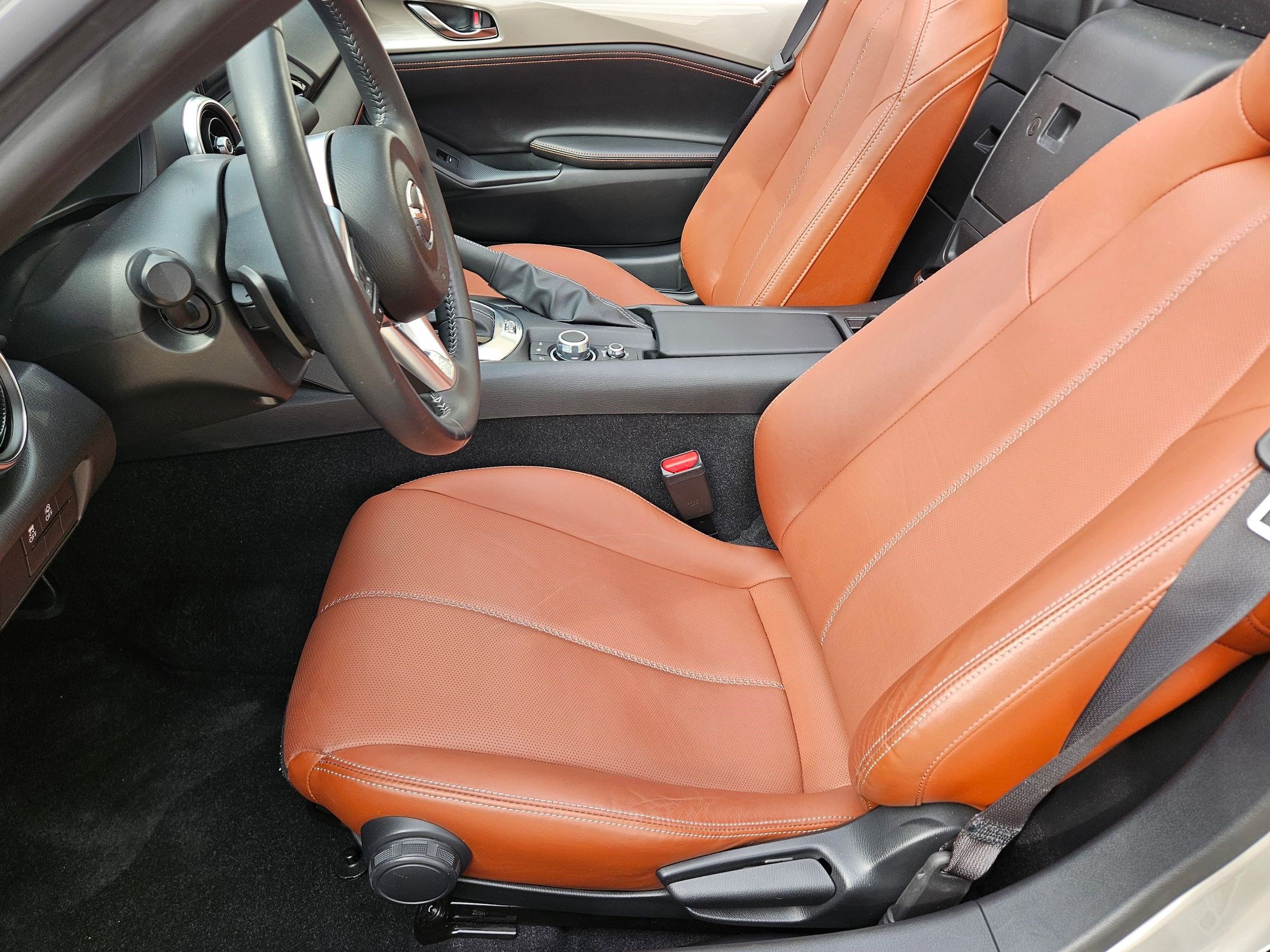 2023 Mazda MX-5 Miata Miata RF Grand Touring photo 16