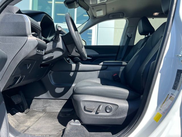 2024 Toyota Grand Highlander XLE photo 4
