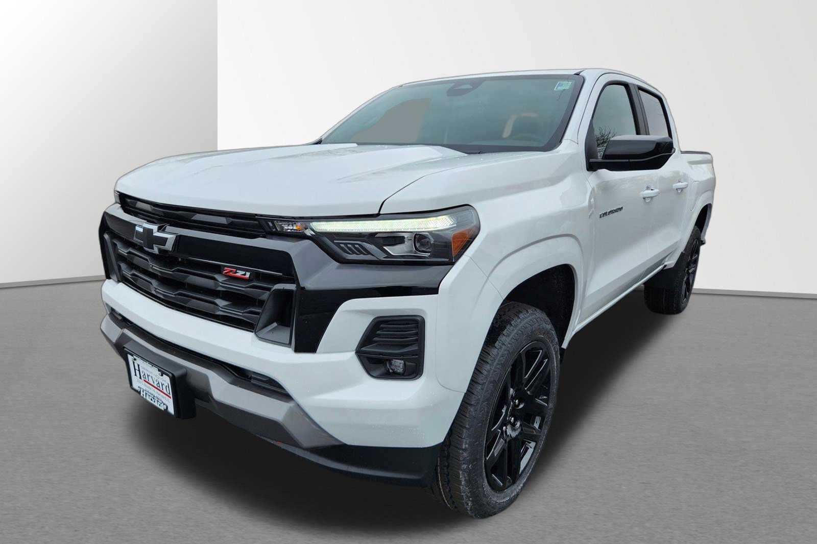 2025 Chevrolet Colorado LT photo 2