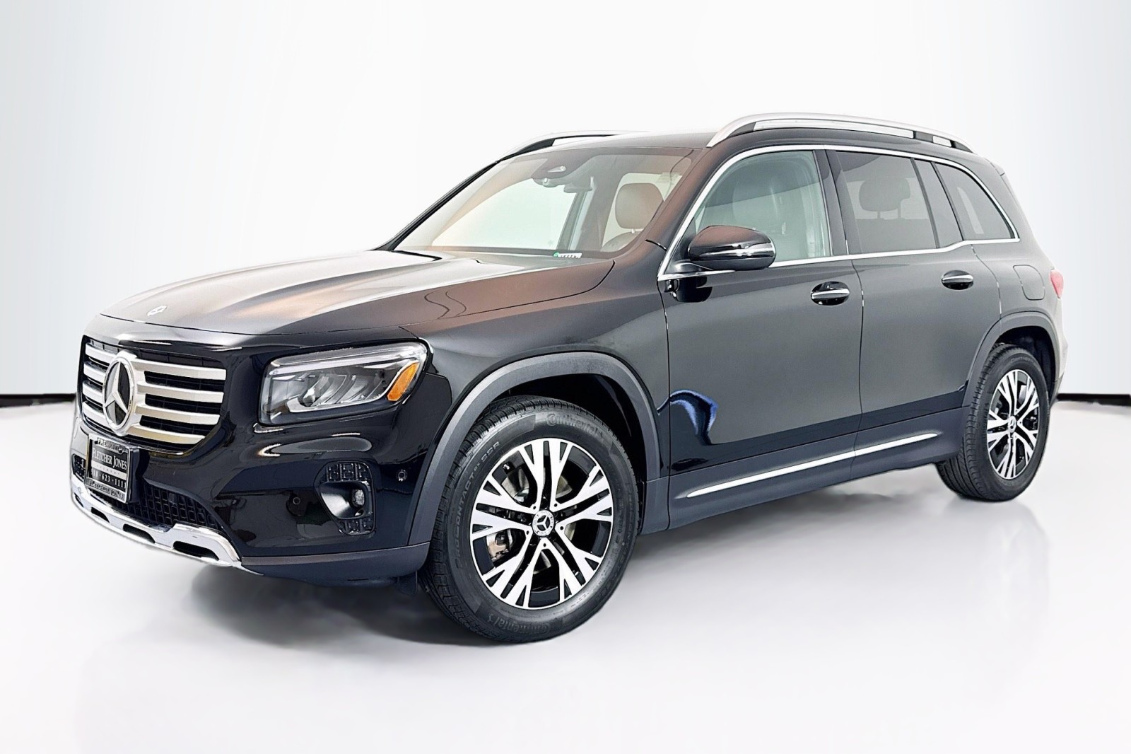 Next-to-New 2025 GLB 250 SUV