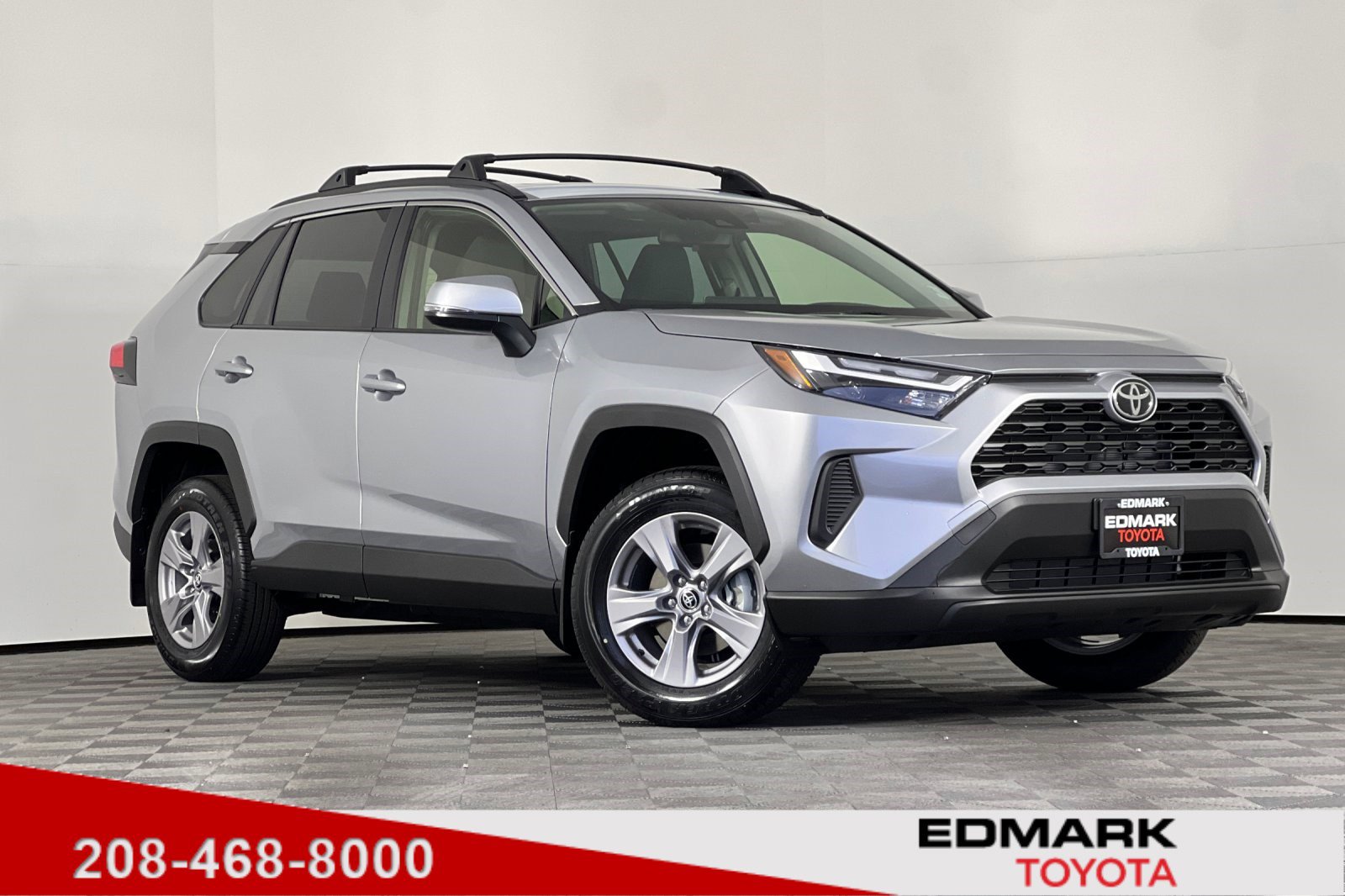 2025 Toyota RAV4 XLE's photo