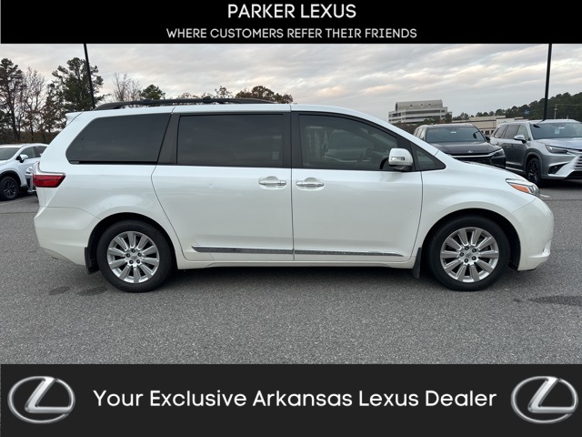 2015 Toyota Sienna Limited Premium's photo