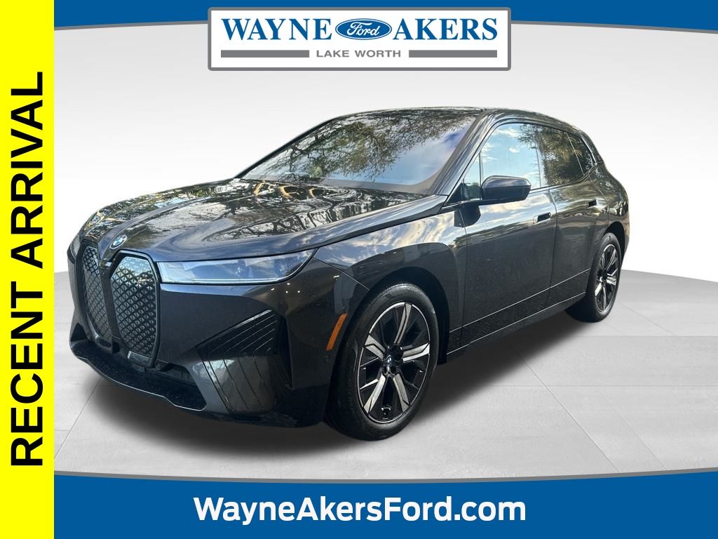 2022 BMW iX Base's photo