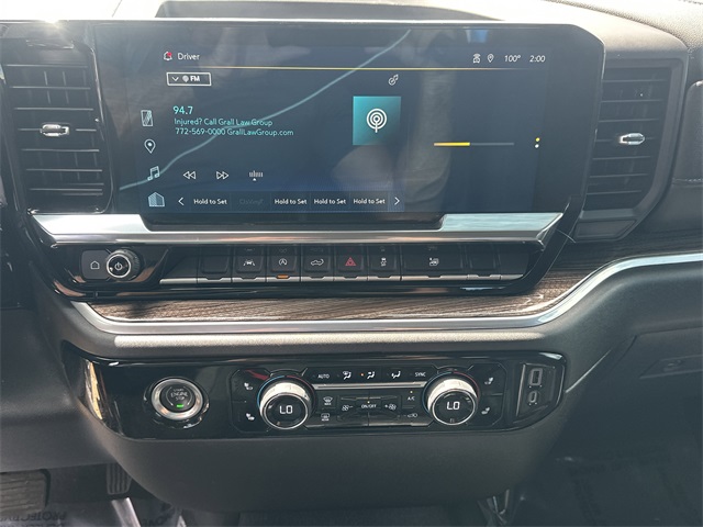 2022 Chevrolet Silverado 1500 LT photo 18