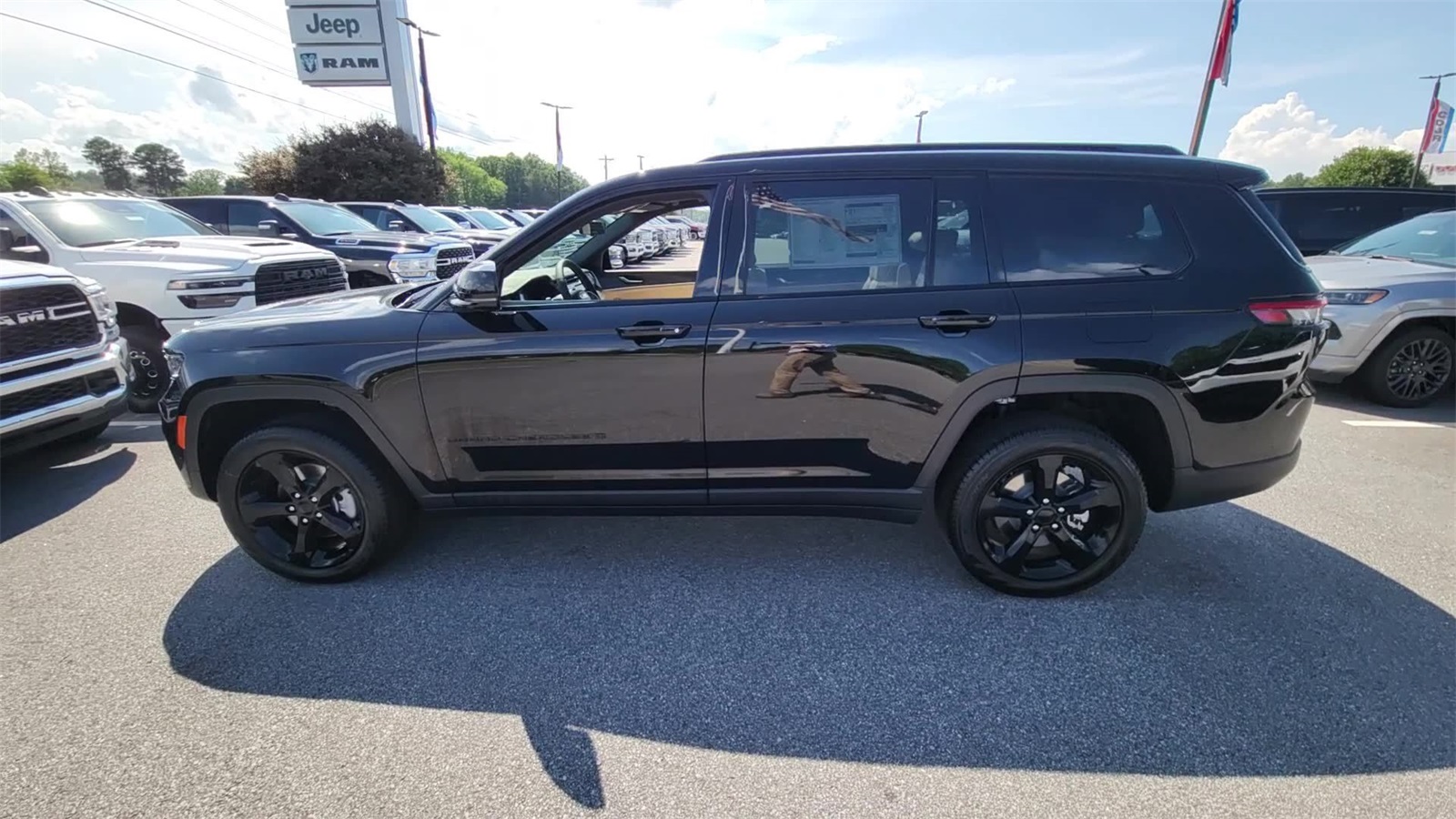 2025 Jeep Grand Cherokee Limited photo 6