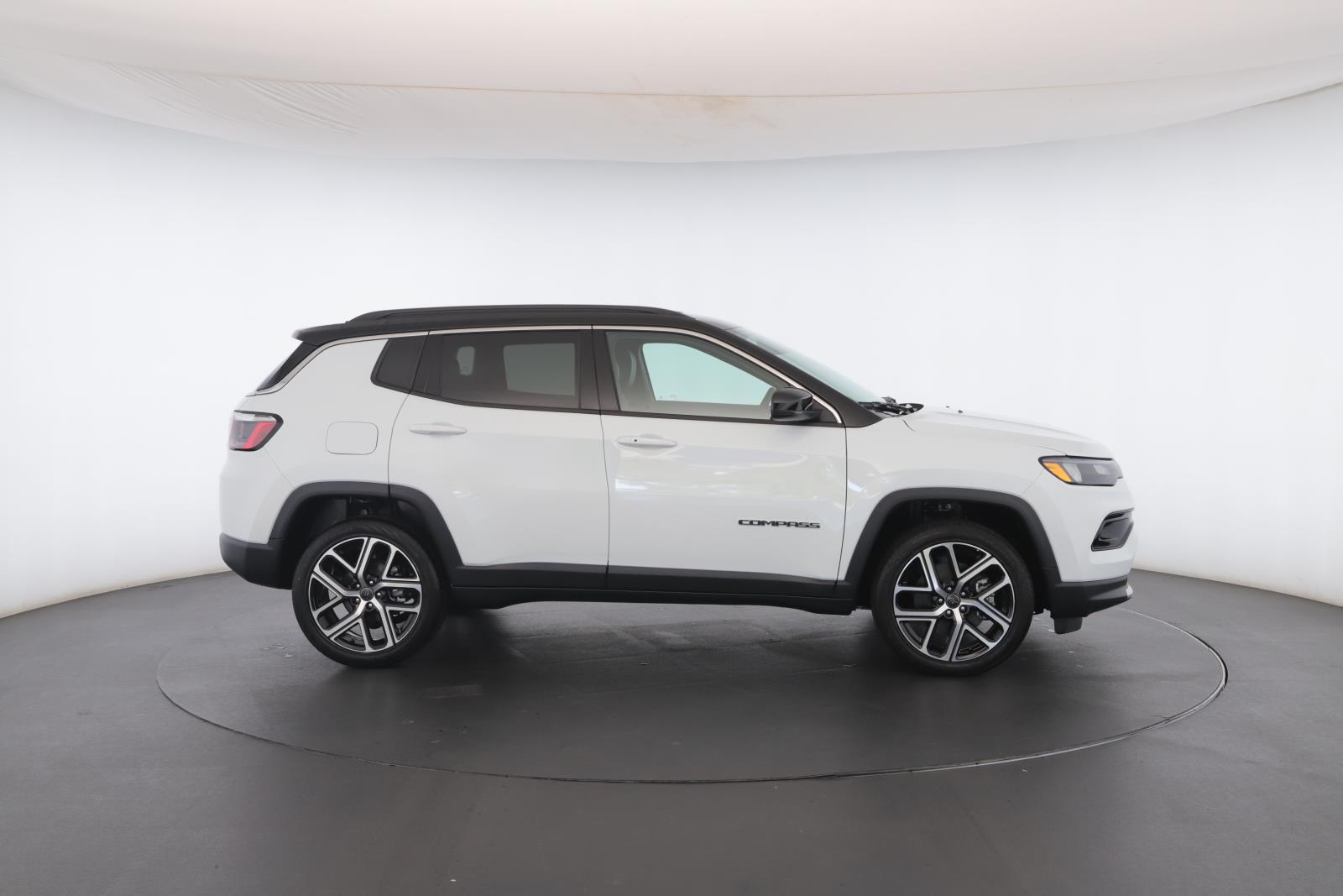 2025 Jeep Compass Limited photo 28