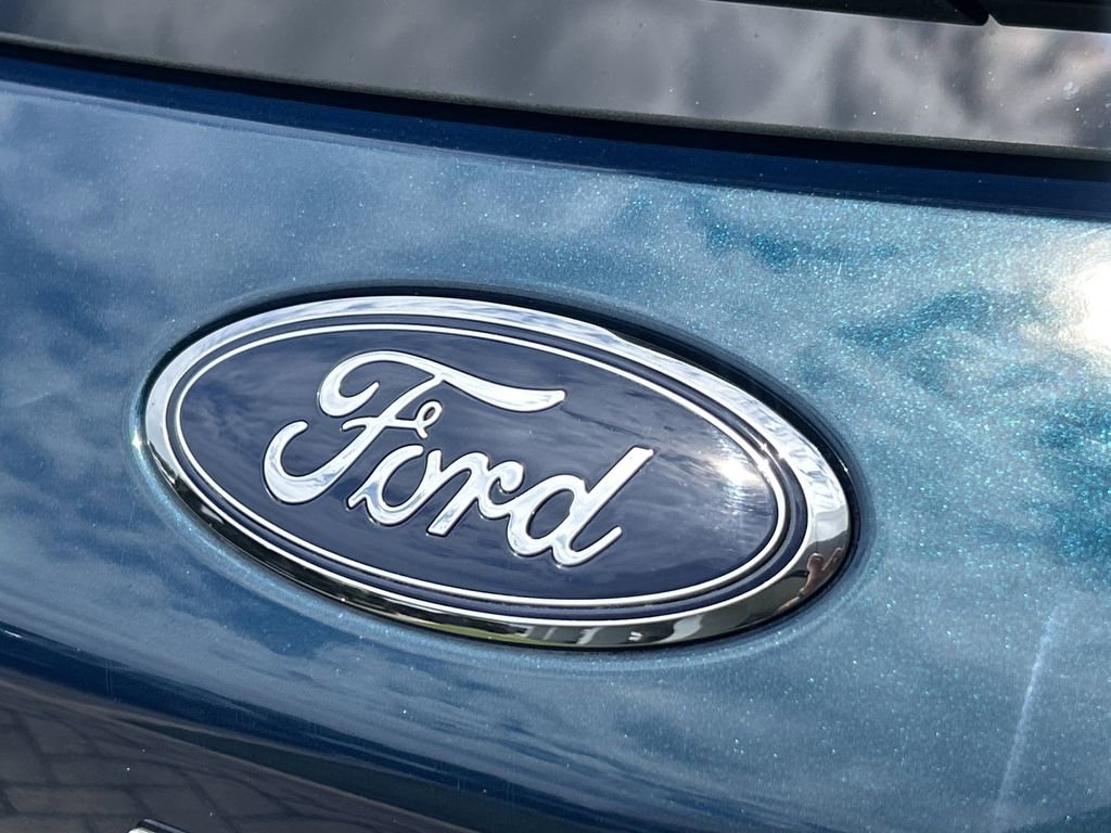 2020 Ford Escape Titanium Hybrid photo 10