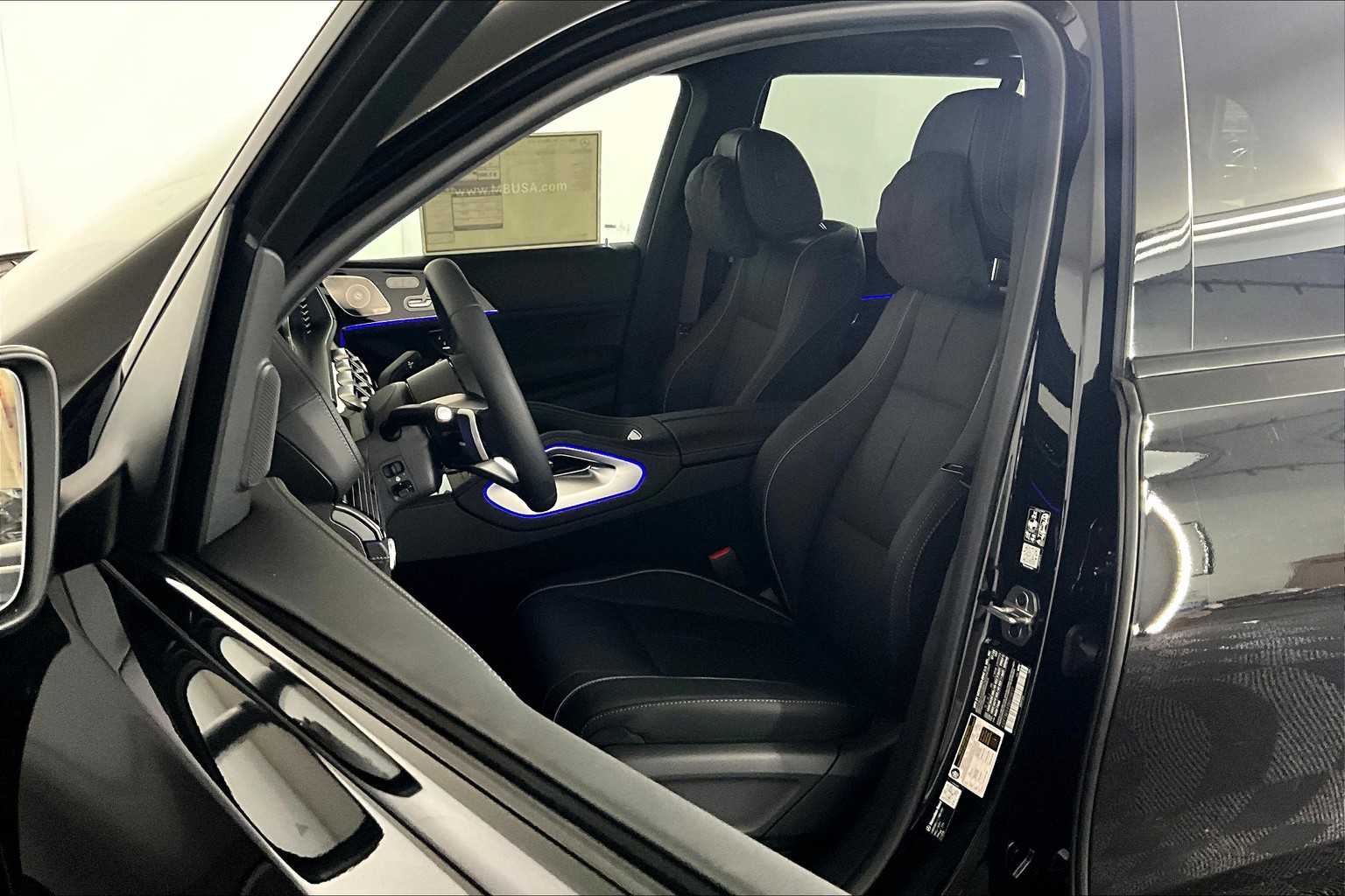 2026 Mercedes Benz GLS 580 4MATIC photo 13
