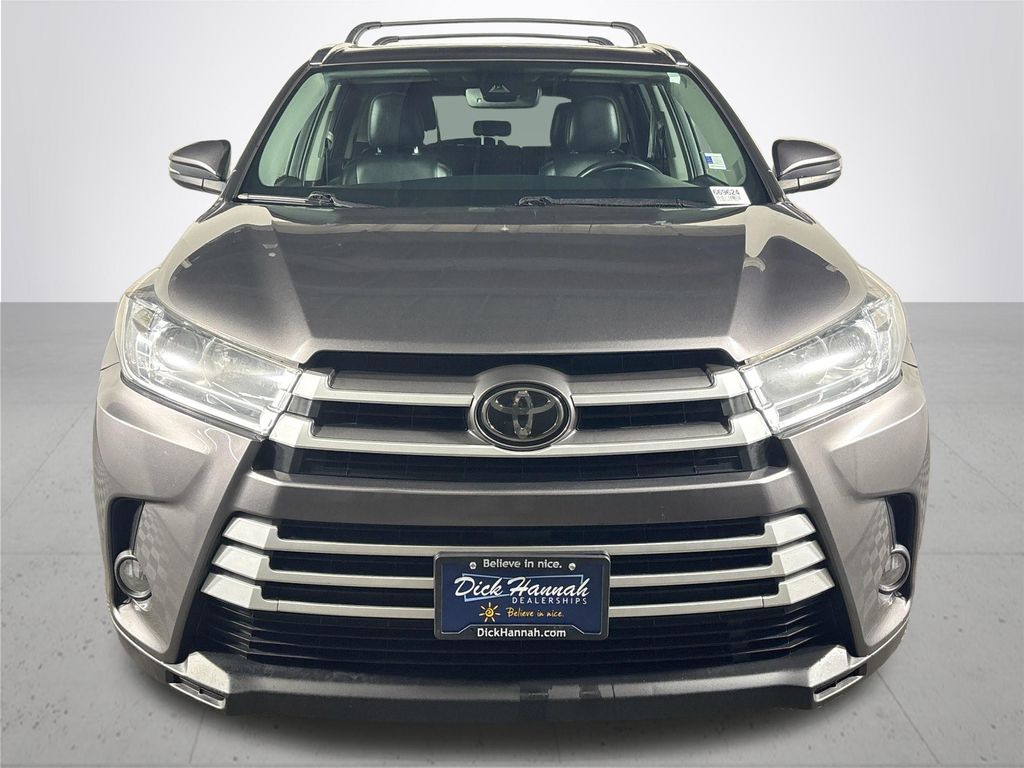 2019 Toyota Highlander XLE photo 3