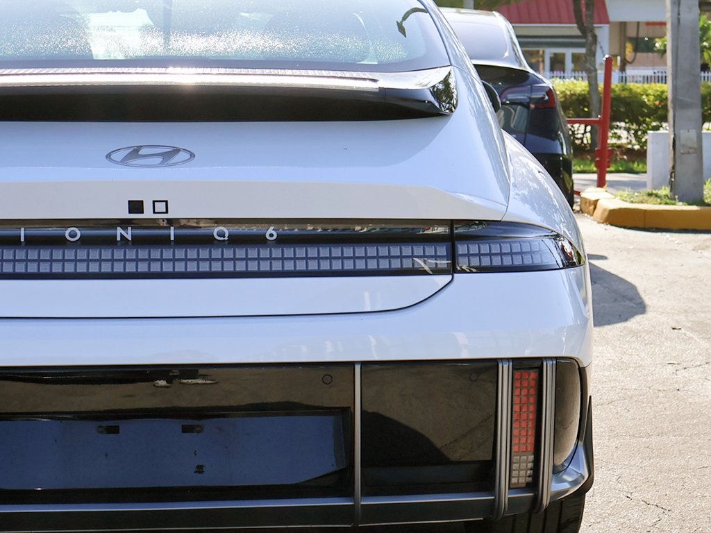 2023 Hyundai Ioniq 6 SE Standard Range photo 15