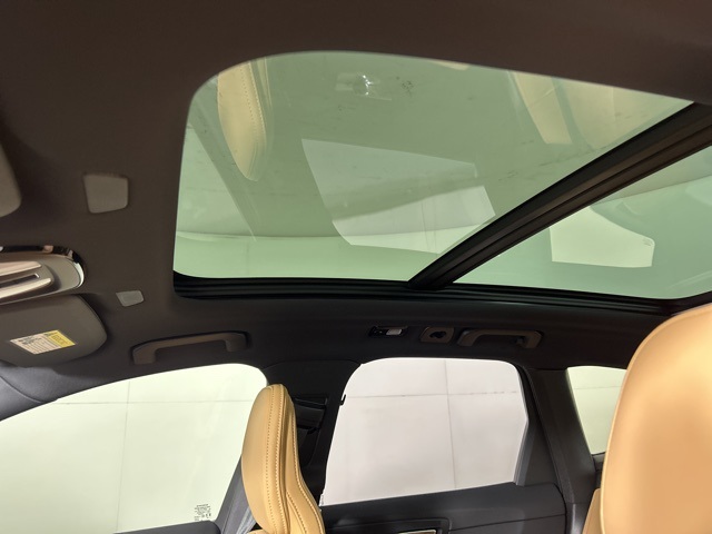 2025 Volvo XC60 B5 photo 32