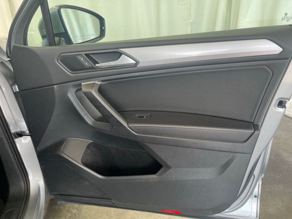 2022 Volkswagen Tiguan S photo 11