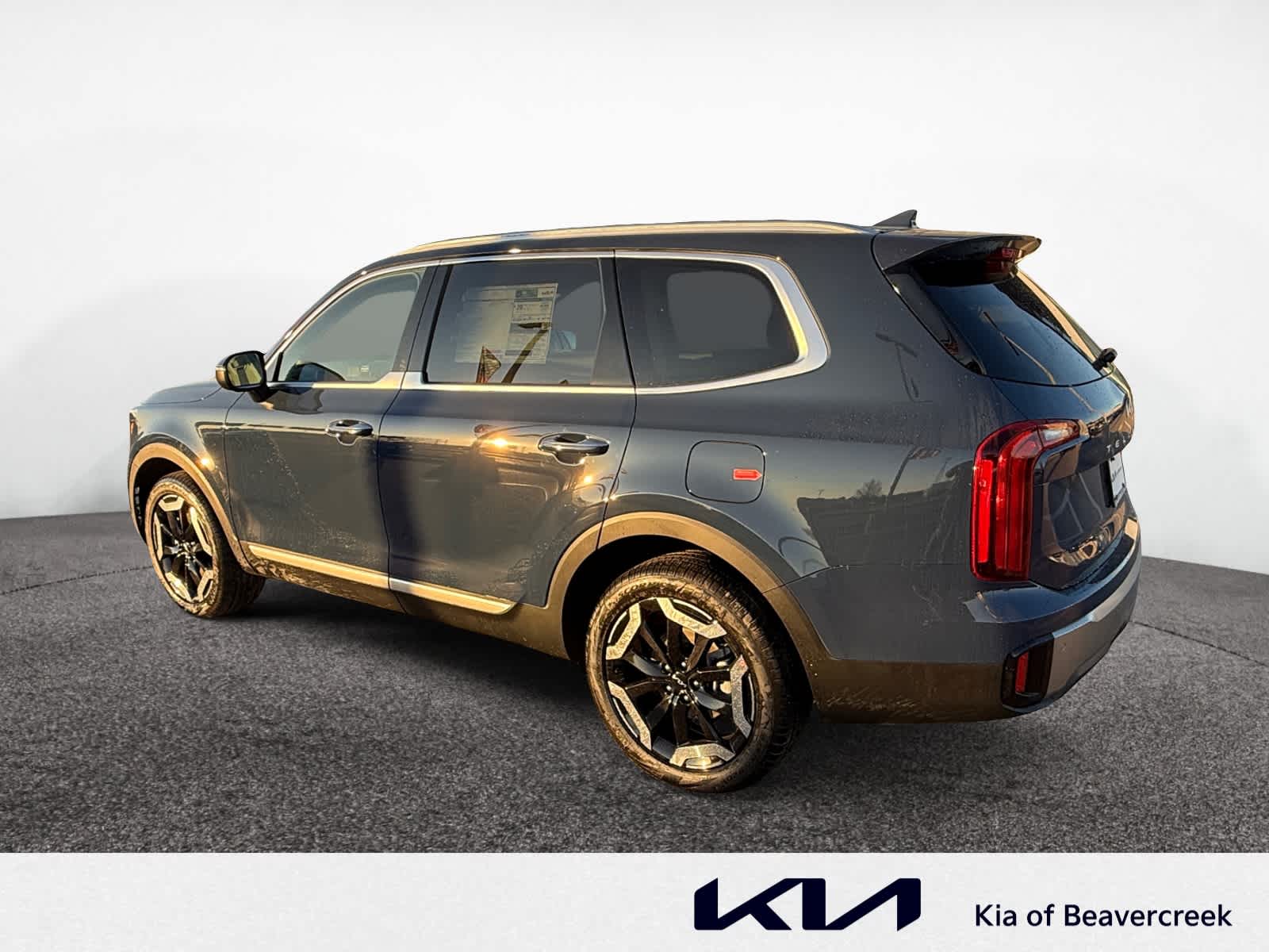 2025 Kia Telluride S photo 3