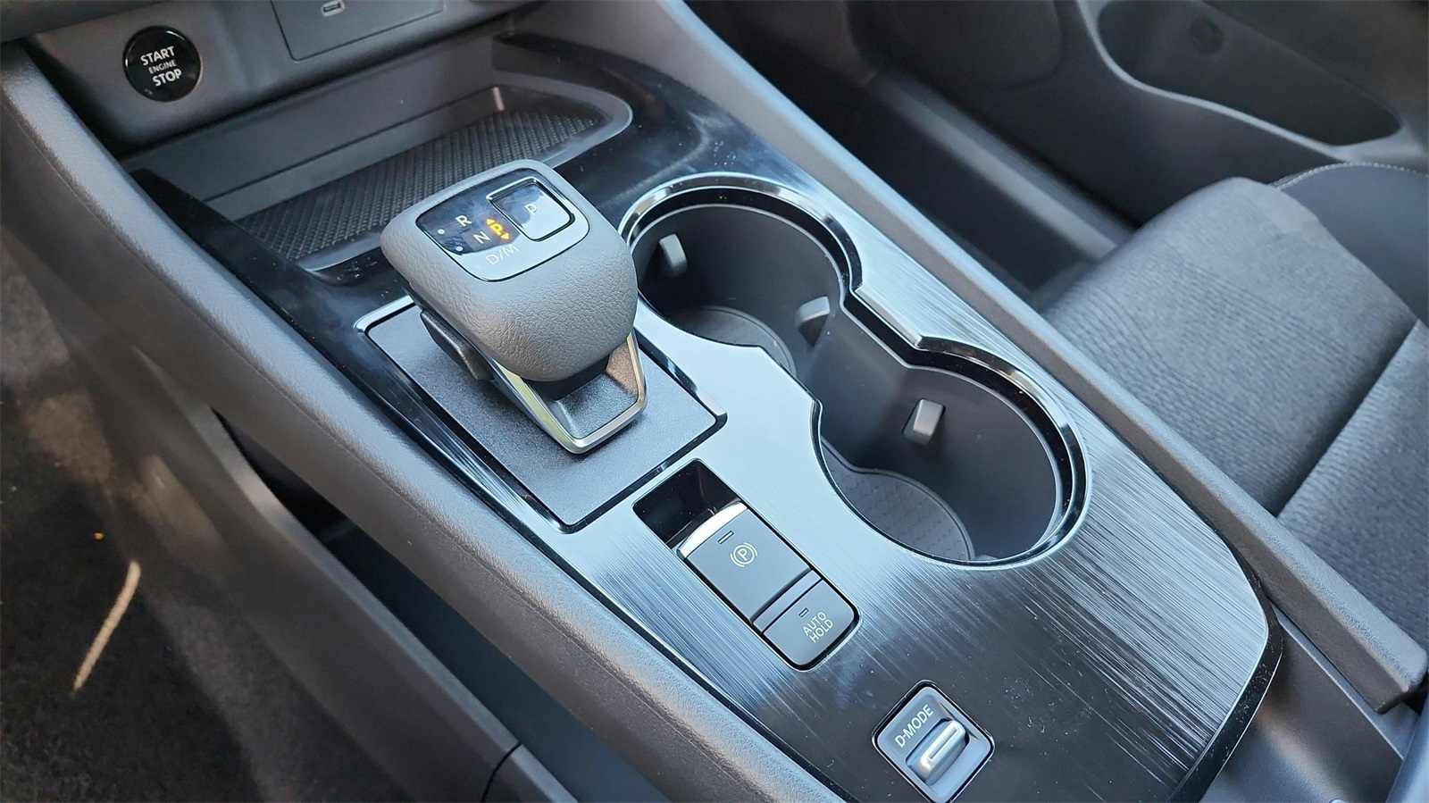 2025 Nissan Rogue SV photo 12
