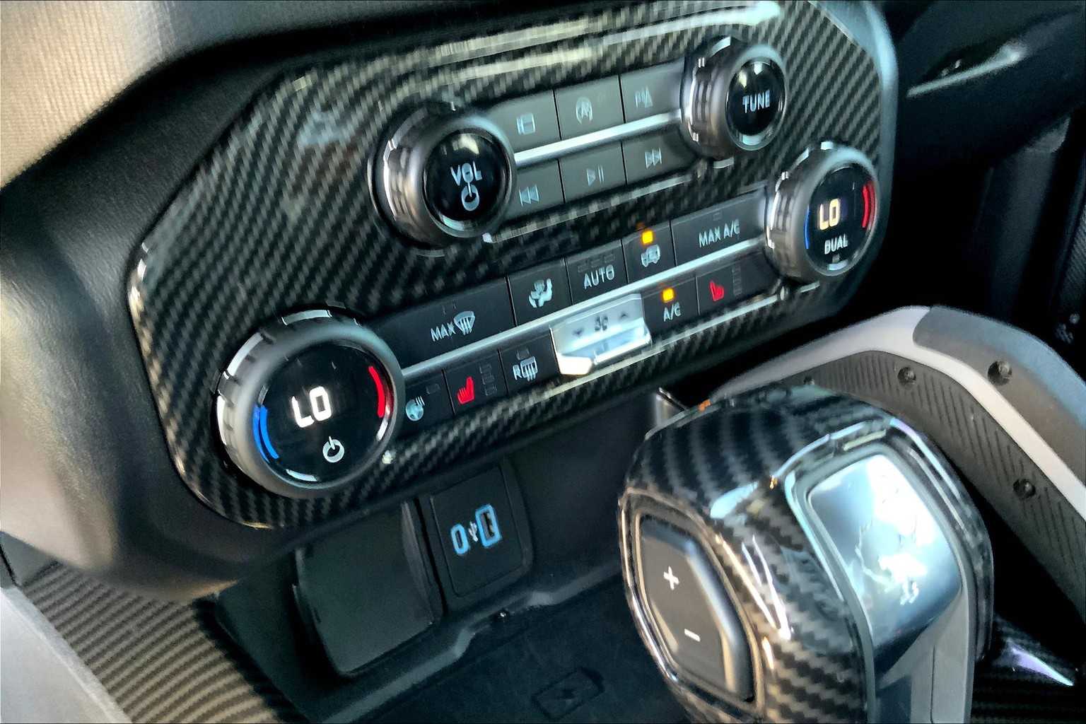 2021 Ford Bronco First Edition photo 28