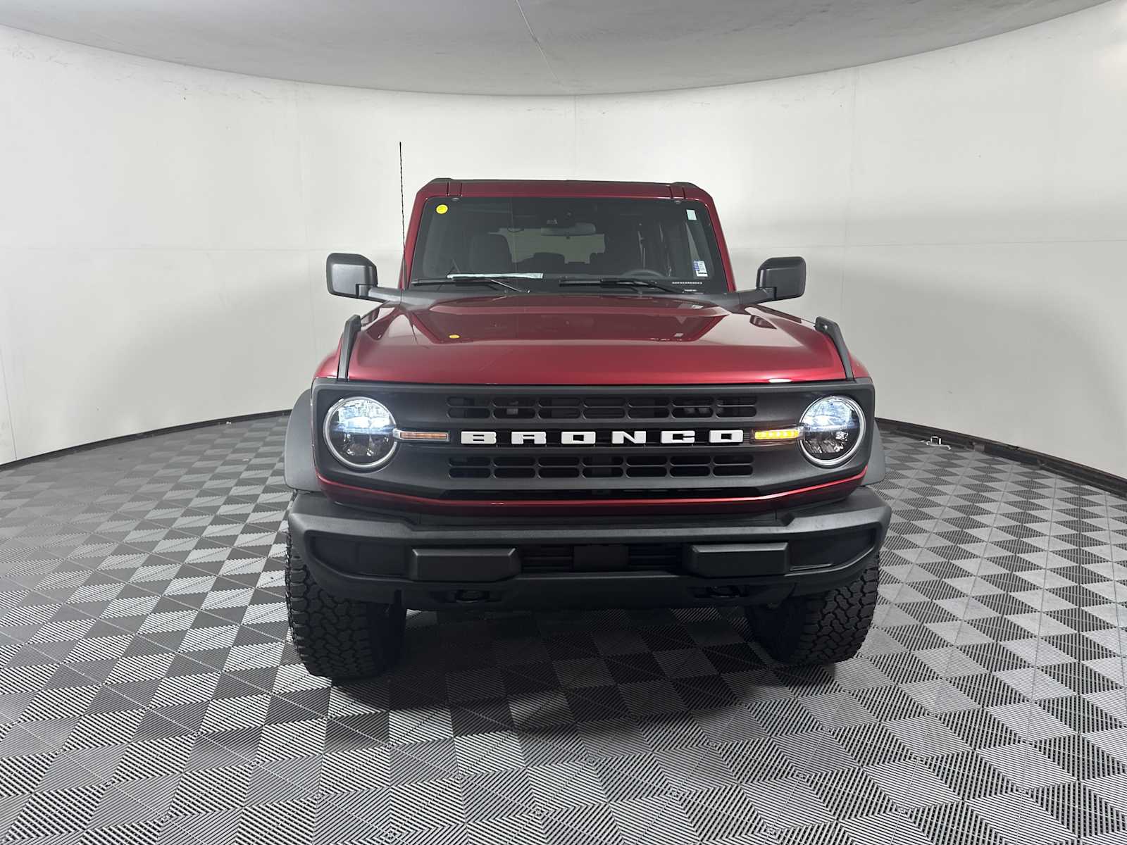 2025 Ford Bronco Base photo 2