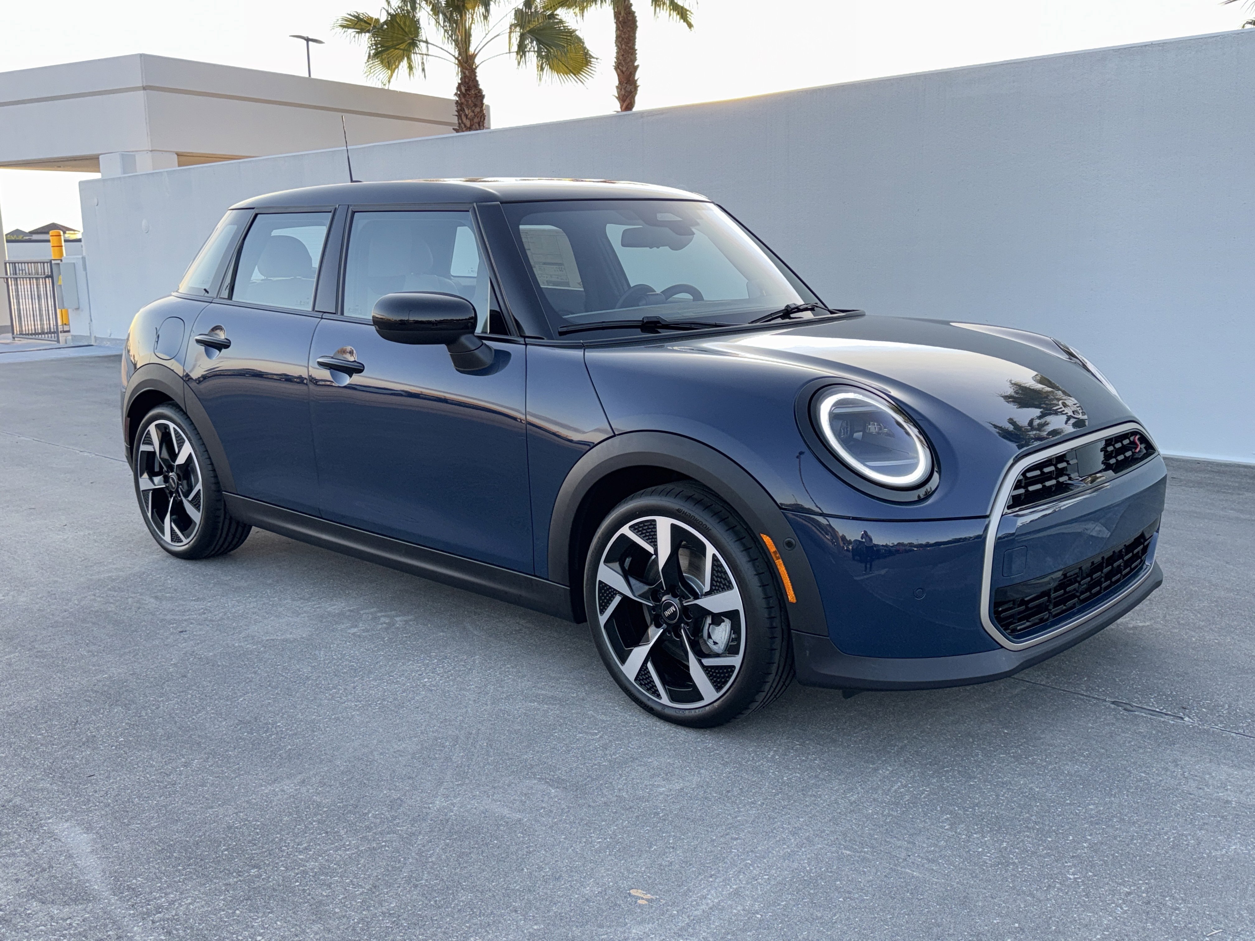 2026 MINI Hardtop 4 Door S's photo