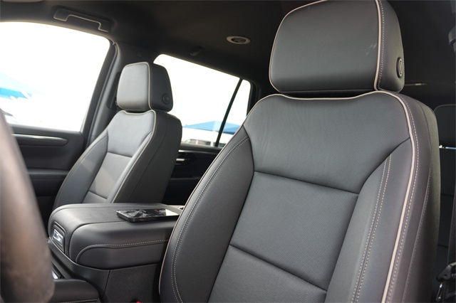 2025 Chevrolet Tahoe Premier photo 18