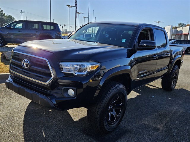 2017 Toyota Tacoma SR5 photo 3