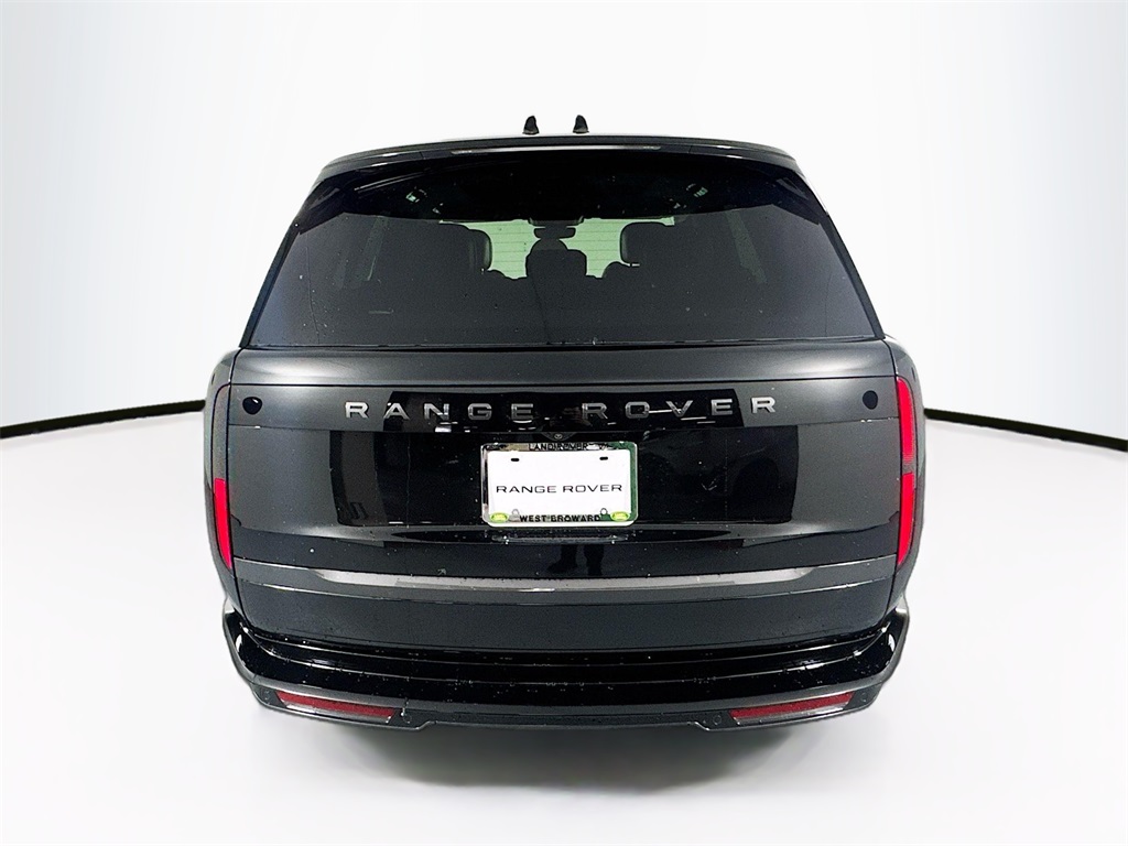 2025 Land Rover Range Rover SE photo 6