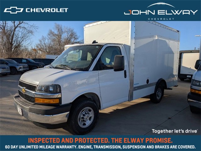 2024 Chevrolet Express Cutaway Base's photo