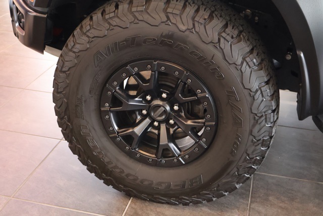 2023 Ford F-150 Raptor photo 3