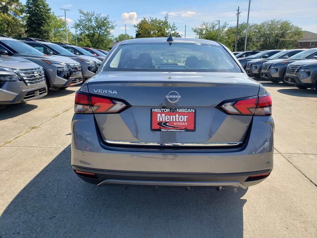 2025 Nissan Versa SV photo 4
