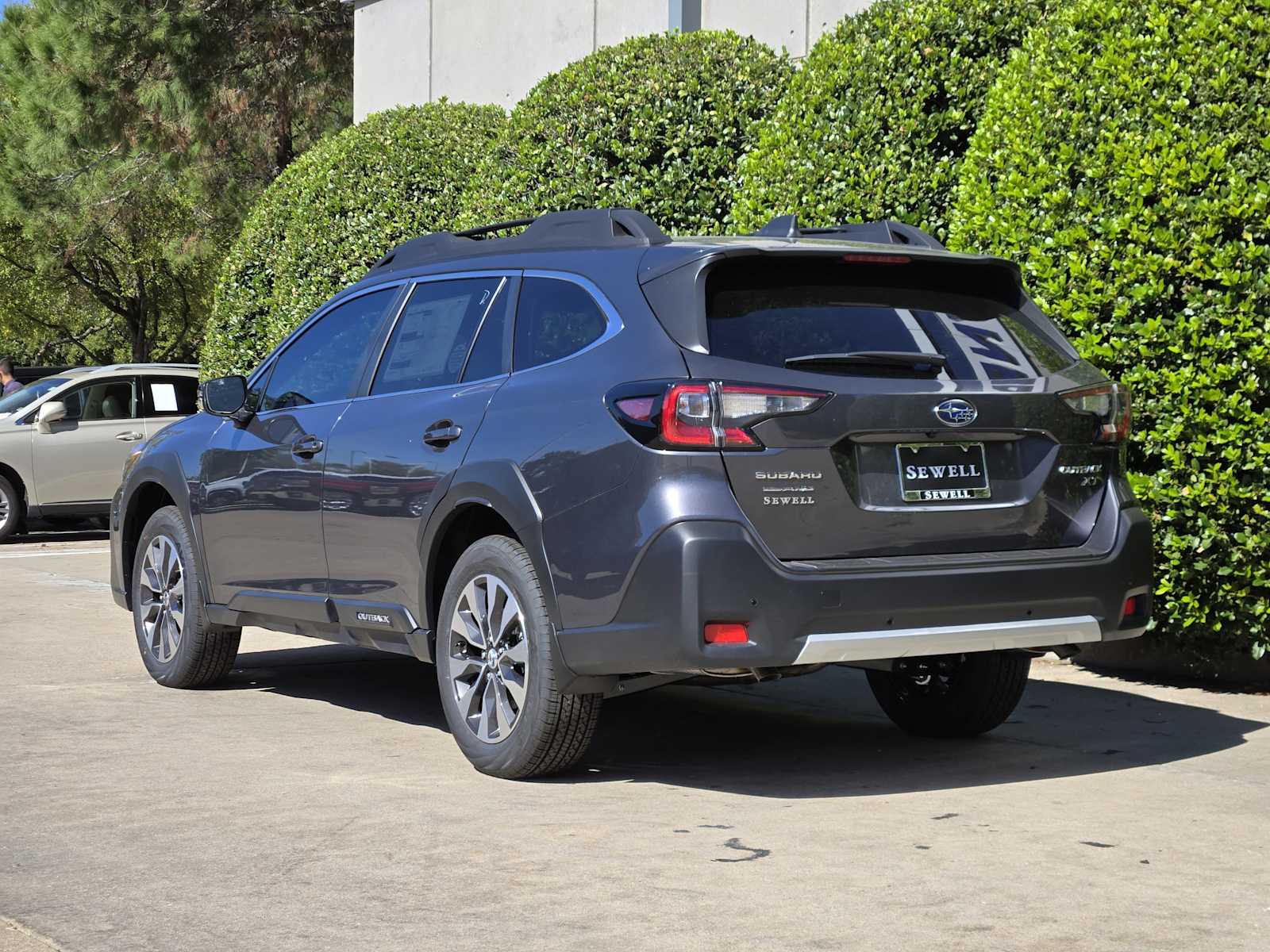 2025 Subaru Outback Limited XT photo 4