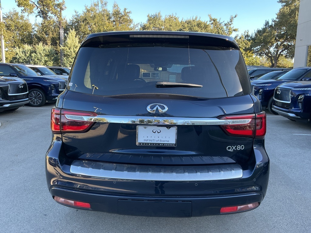 2019 Infiniti QX80 Luxe photo 2