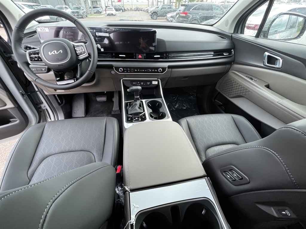 2026 Kia Carnival EX photo 11