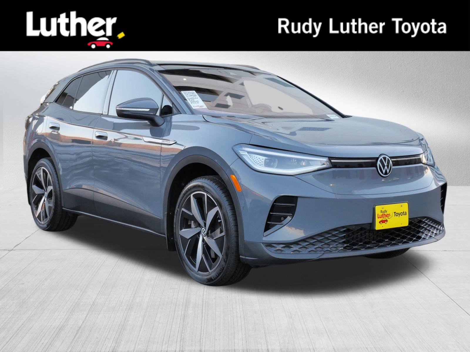 2023 Volkswagen ID.4 Base's photo