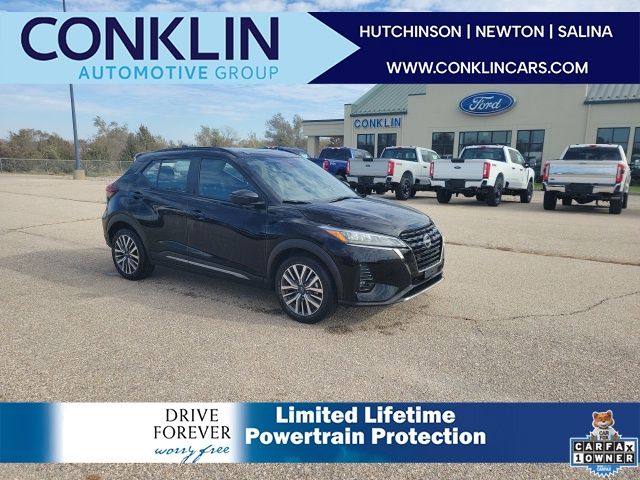 2024 Nissan Kicks SR's photo