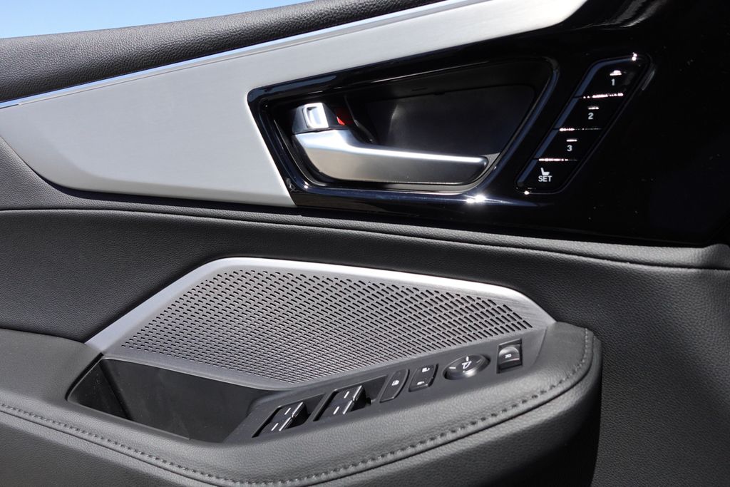 2026 Acura MDX Base photo 8
