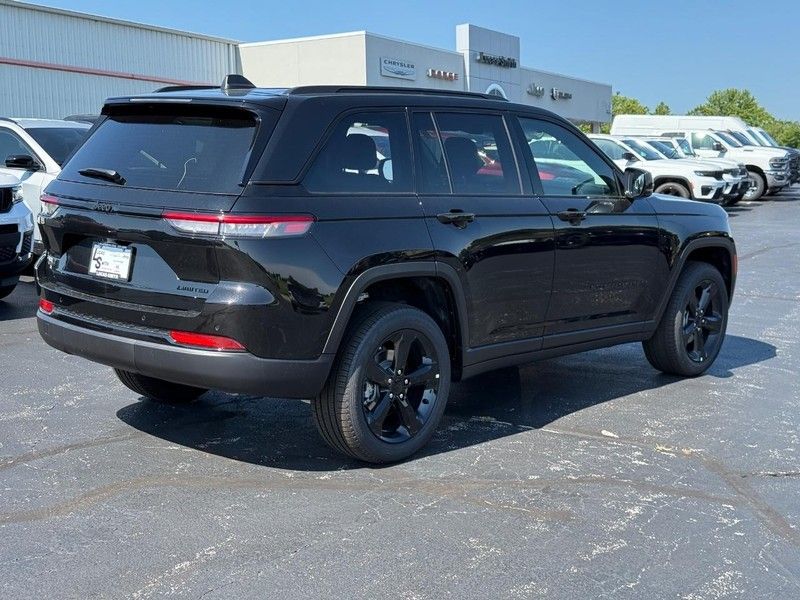 2025 Jeep Grand Cherokee Limited photo 2