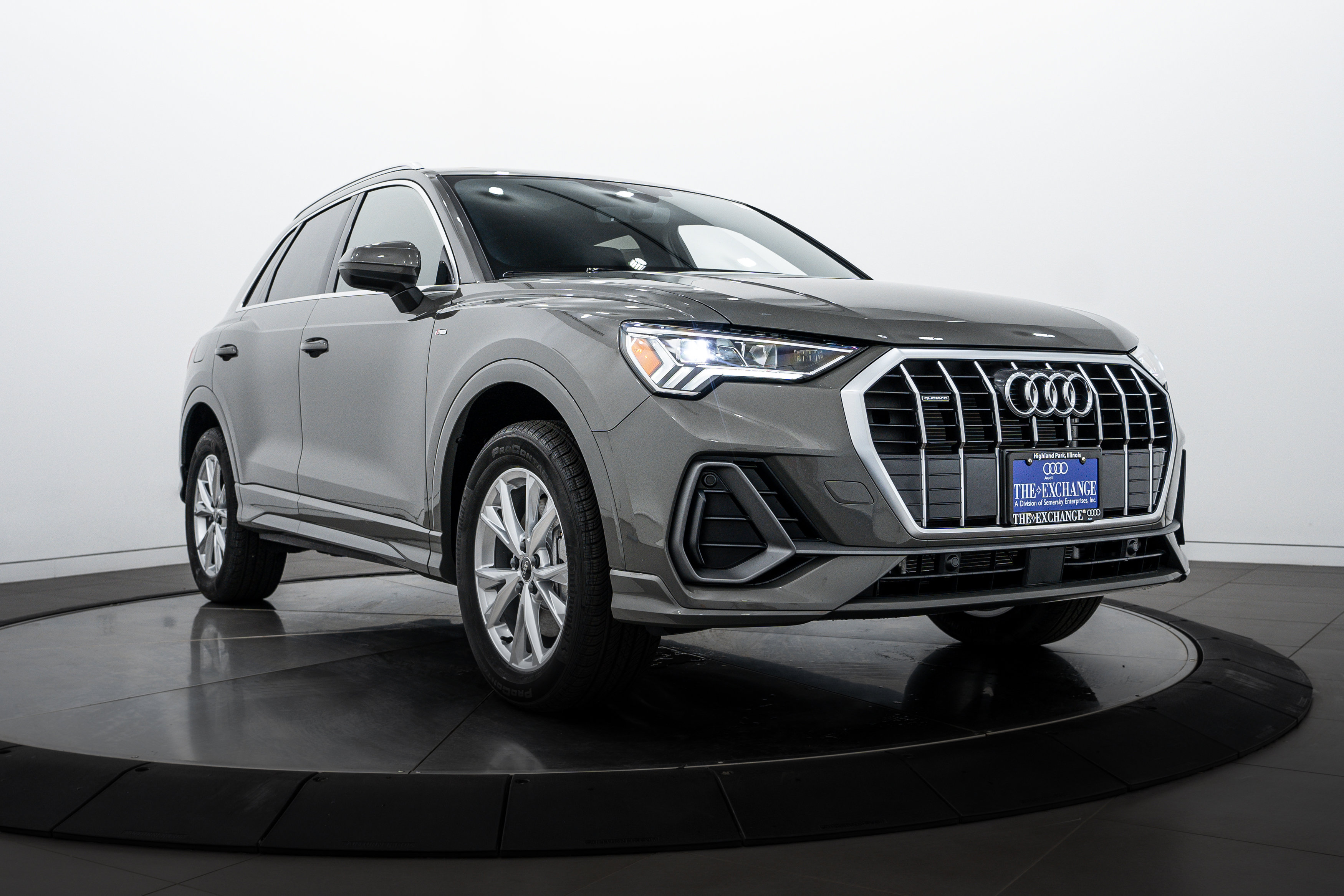 2025 Audi Q3 S Line Premium's photo