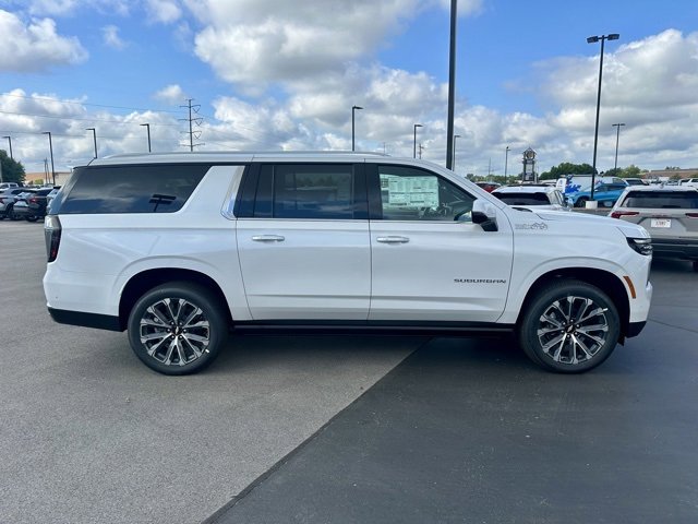 2025 Chevrolet Suburban High Country photo 2