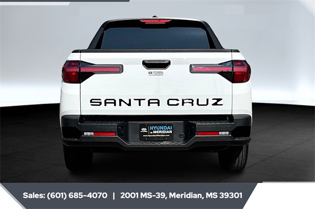 2025 Hyundai Santa Cruz SE photo 2