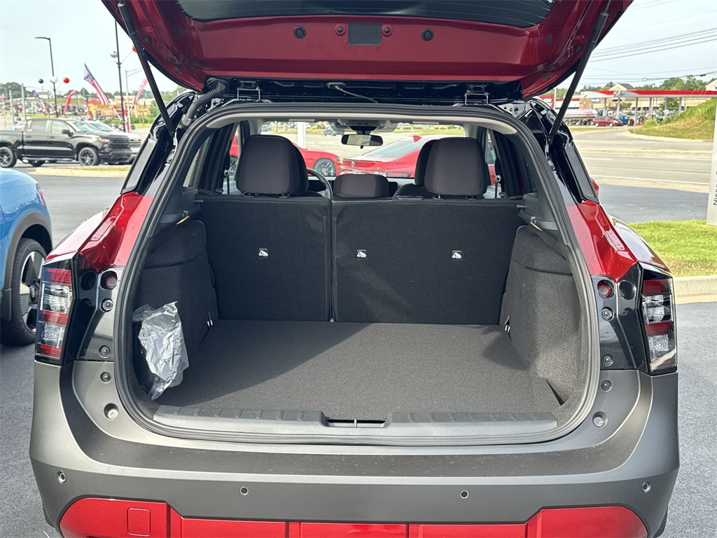 2025 Nissan Kicks SV photo 27