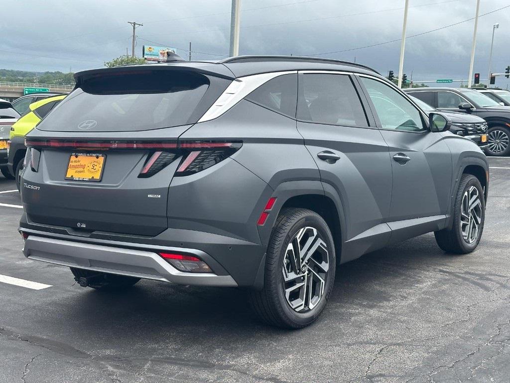 2025 Hyundai Tucson Limited photo 3