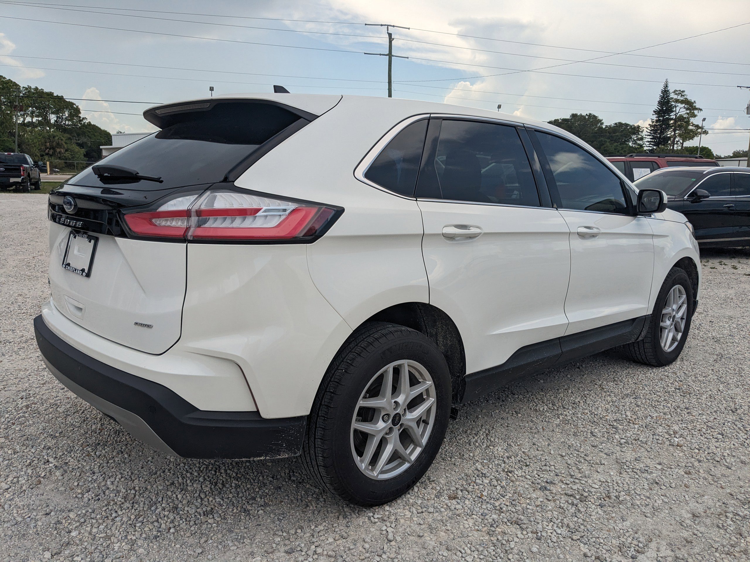 2023 Ford Edge SEL photo 4