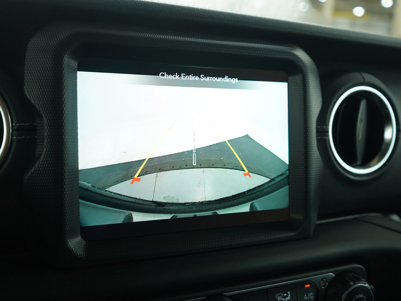 2021 Jeep Wrangler Unlimited Sahara photo 21