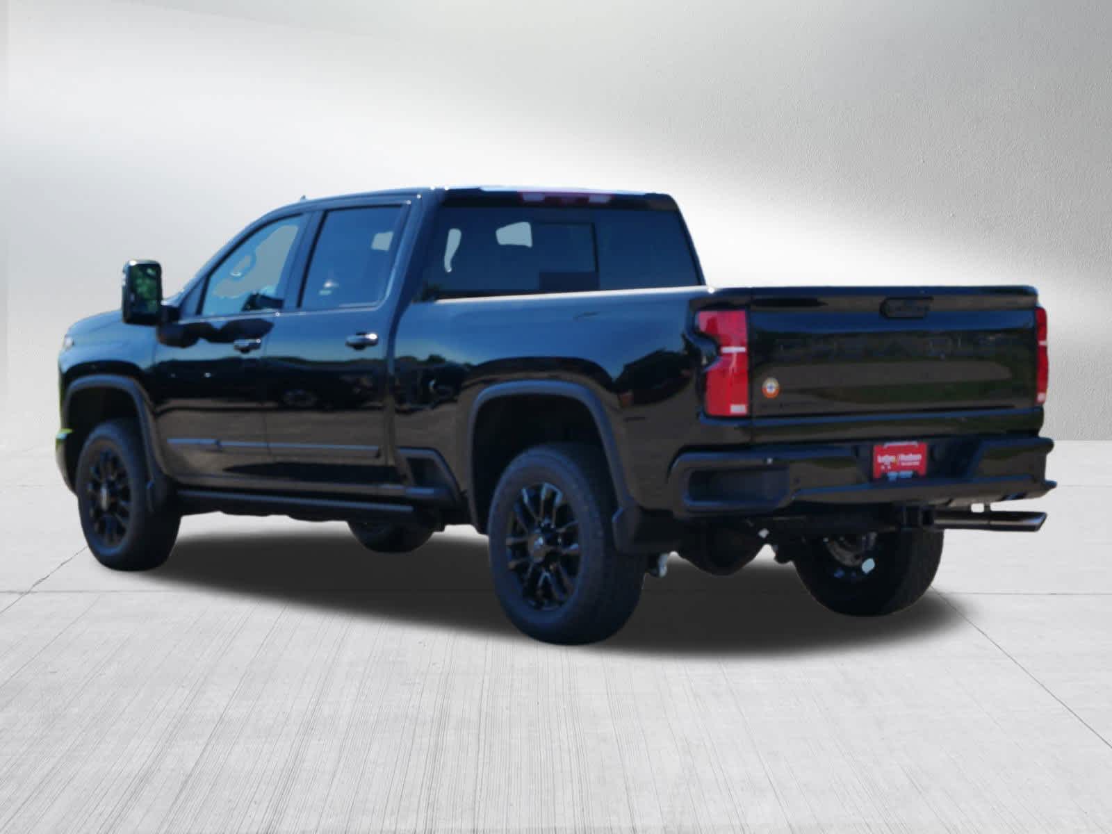 2026 Chevrolet Silverado 3500HD High Country photo 3