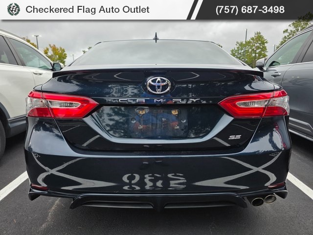 2019 Toyota Camry SE photo 5