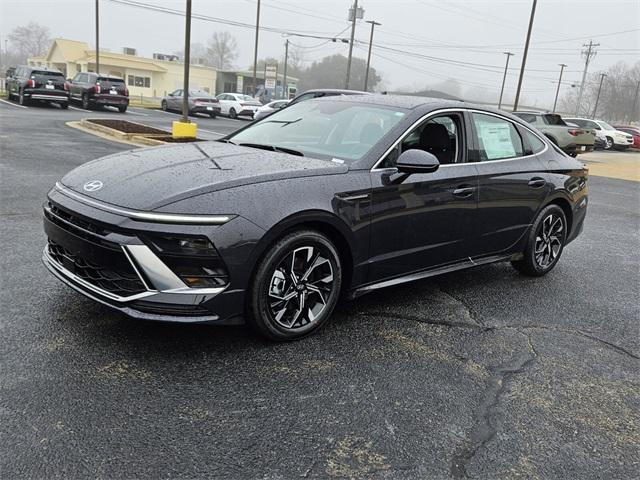 2025 Hyundai Sonata SEL photo 3