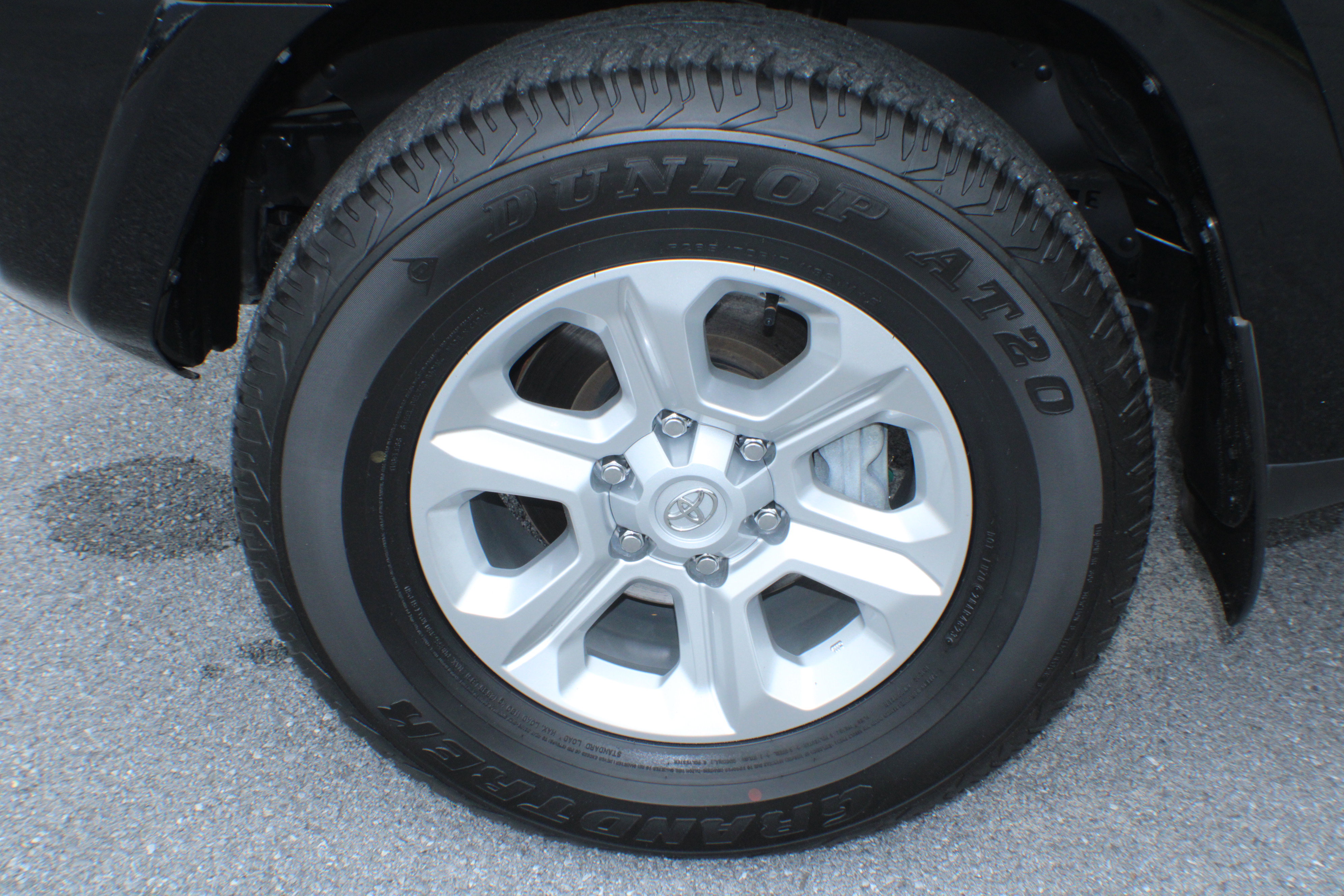 2024 Toyota 4Runner SR5 photo 5