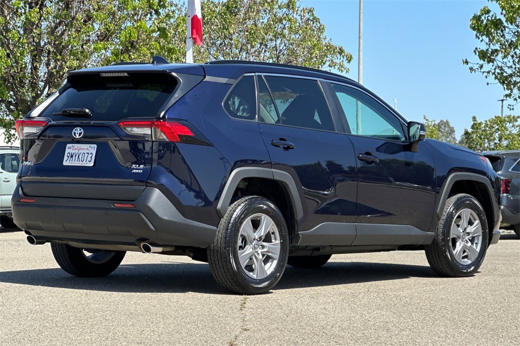 2024 Toyota RAV4 XLE photo 4