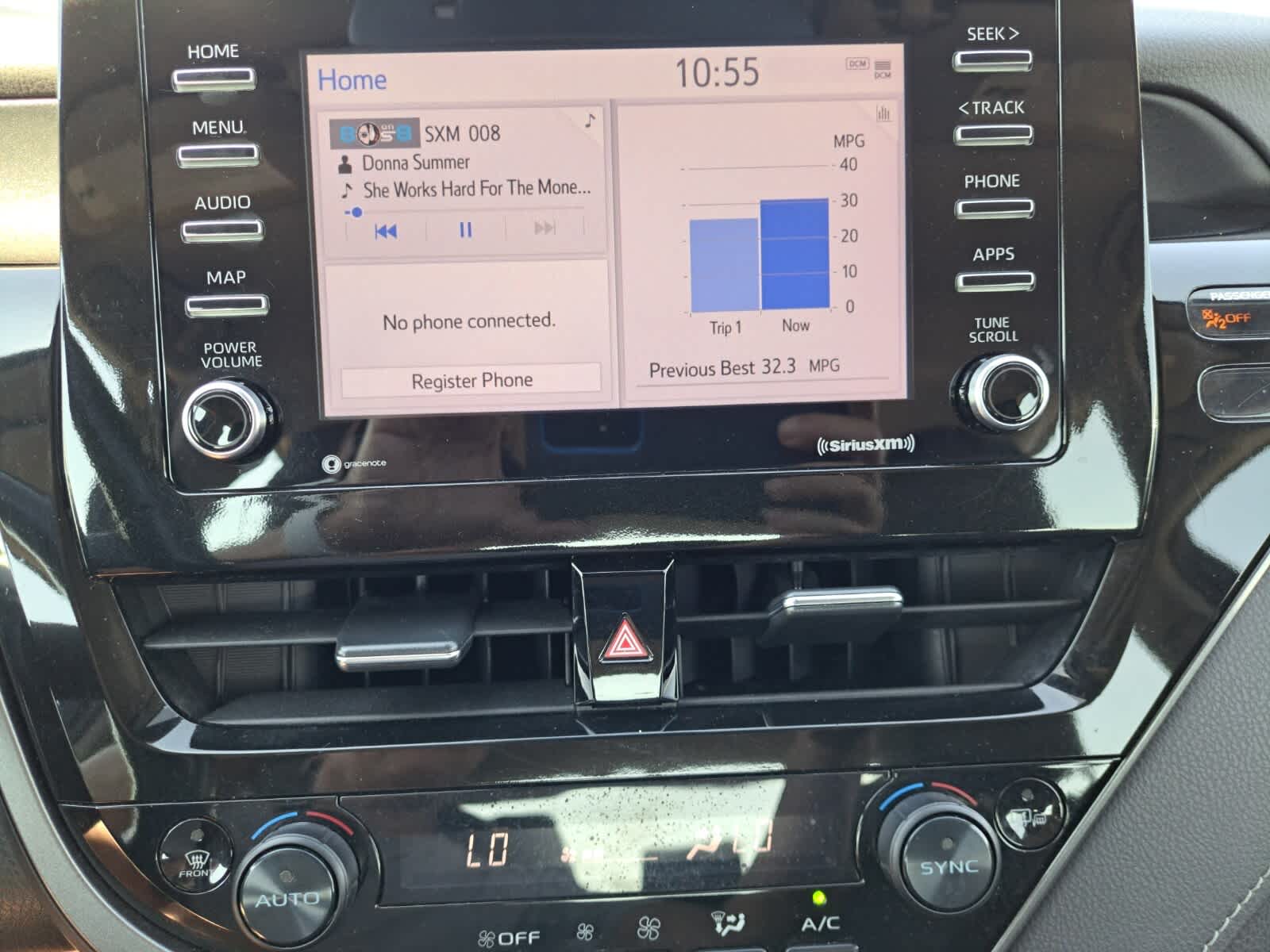 2023 Toyota Camry SE photo 4