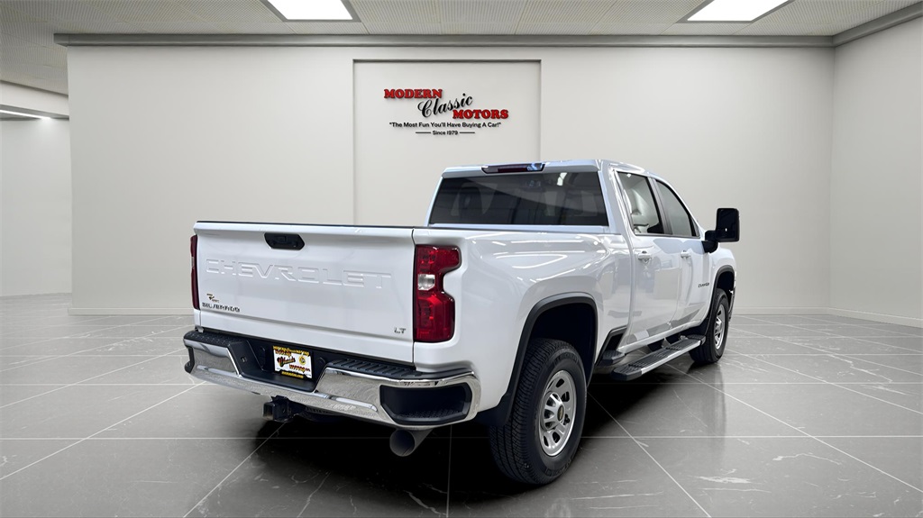 2023 Chevrolet Silverado LT photo 7